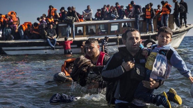 Tούρκος ΥΠΕΞ: Κατά 6% μειώθηκαν φέτος οι προσφυγικές ροές προς την Ελλάδα