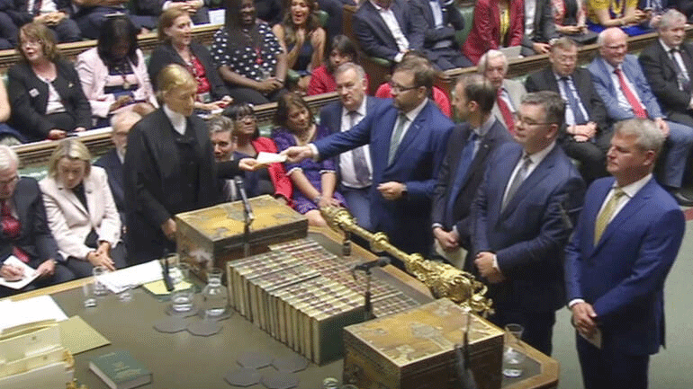 Βρετανία: Οι 21 «αντάρτες» που αψήφησαν τη γραμμή των Συντηρητικών αποπέμπονται από το κυβερνών κόμμα