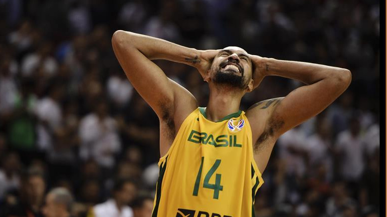 Μαρκίνιος: «Οι διαιτητές βοήθησαν την Ελλάδα»