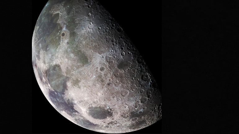 Μυστήριο με τον εντοπισμό ενός παράξενου γυαλιστερού ζελέ στη «σκοτεινή» πλευρά του φεγγαριού