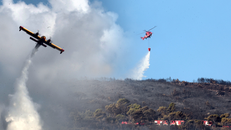 Σε ύφεση η φωτιά στη Νέα Μάκρη