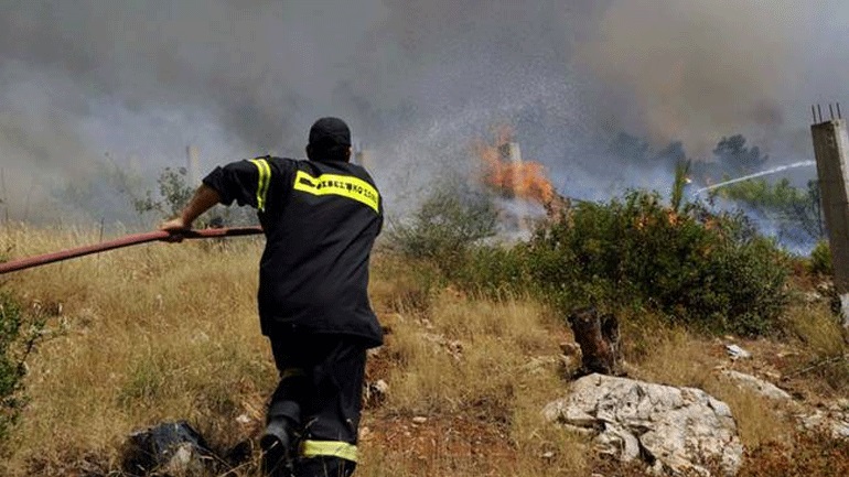 Πυρκαγιά στη Μάνδρα Αττικής Πυρκαγιά στη Μάνδρα Αττικής