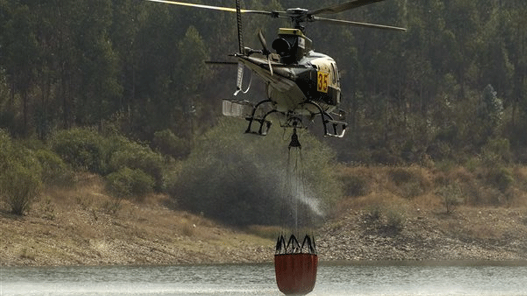 Πορτογαλία: Πιλότος ελικοπτέρου σκοτώθηκε ενώ συμμετείχε σε κατάσβεση πυρκαγιάς