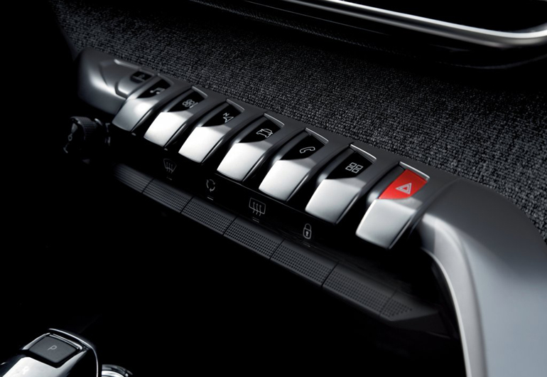 Τα κουμπιά τύπου... πιάνο στην κεντρική κονσόλα 