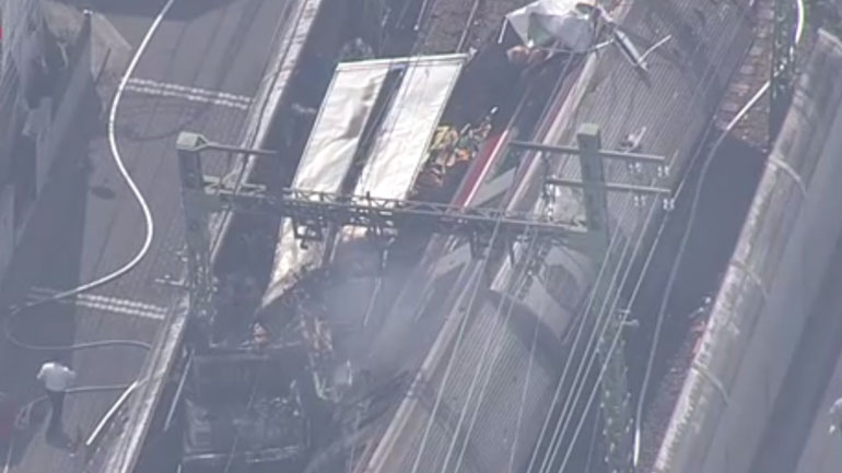 Περίπου 30 τραυματίες από σύγκρουση τρένου με φορτηγό στην Ιαπωνία