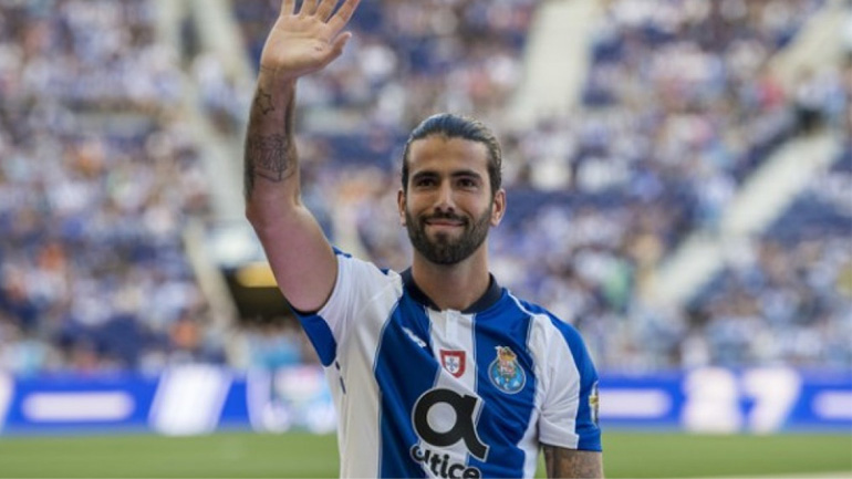 Υπογράφει νέο συμβόλαιο με την Πόρτο ο Ολιβέιρα