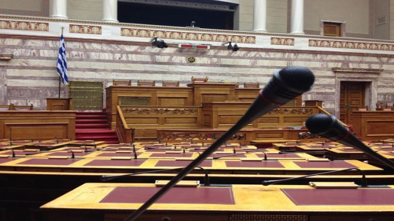 Τα μικρόφωνα της Βουλής τον έφεραν στον ΣΥΡΙΖΑ