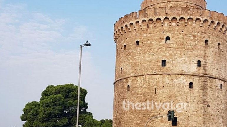 Θεσσαλονίκη: Κινητοποίηση της ΕΛ.ΑΣ. για πιθανή ανάρτηση πανό στον Λευκό Πύργο