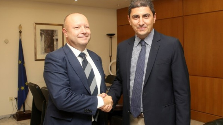 Ψήφο εμπιστοσύνης στη χρήση του VAR από Αυγενάκη και Φούσεκ