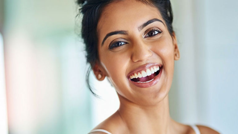 Κάντε το τεστ και δείτε ποια χρώματα ταιριάζουν στην επιδερμίδα σας