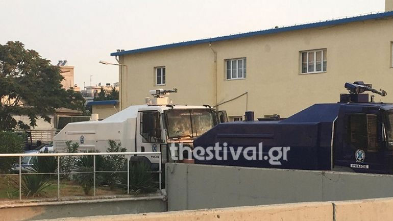 Έφτασαν στη Θεσσαλονίκη τα κανόνια εκτόξευσης νερού της ΕΛ.ΑΣ. για τα μέτρα περιφρούρησης της ΔΕΘ