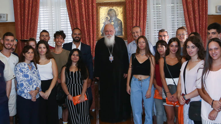 Οι επιτυχόντες μαθητές του Κοινωνικού Φροντιστηρίου στον Αρχιεπίσκοπο