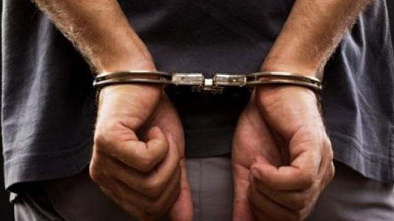 Χειροπέδες σε ιδιόκτητη ραδιοφωνικού σταθμού στη Ρόδο