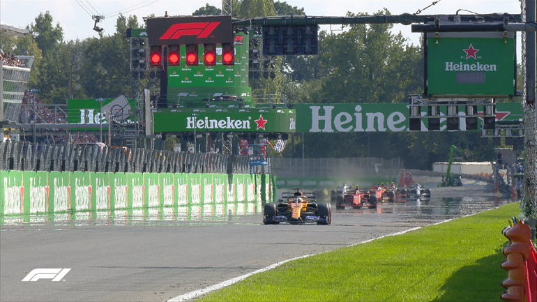 H διαδικασία ολοκληρώνεται και μόνο ο... Sainz περνά τη γραμμή για να γράψει χρόνο στο τέλος. Όλοι οι υπόλοιποι πιλότοι έμειναν εκτός και δεν είδαμε καμία μάχη!