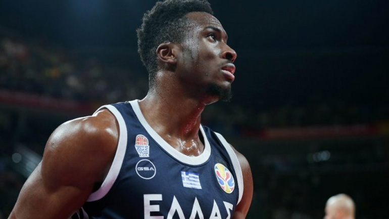 Εθνική: Κάκωση στα πλευρά ο Θανάσης Αντετοκούνμπο