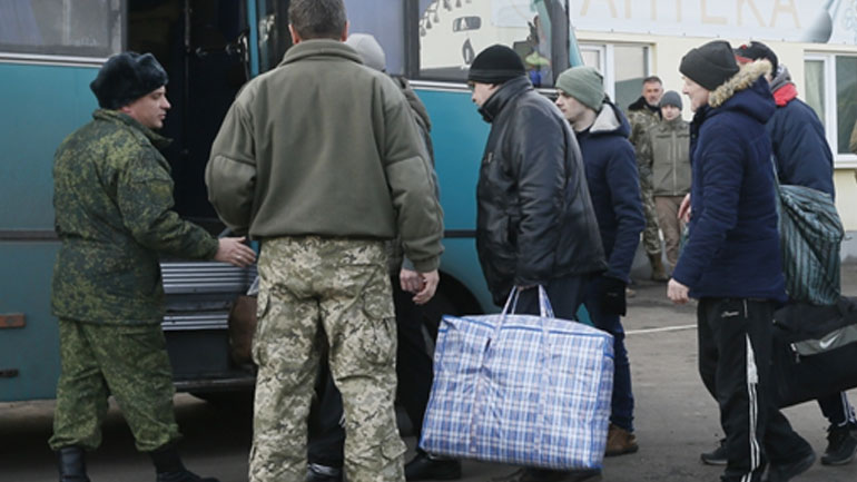 Άρχισε η ανταλλαγή αιχμαλώτων Ρωσίας – Ουκρανίας
