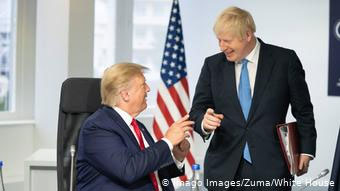 Πολλές ομοιότητες στον τρόπο διαχείρισης έχουν Τραμπ και Τζόνσον.