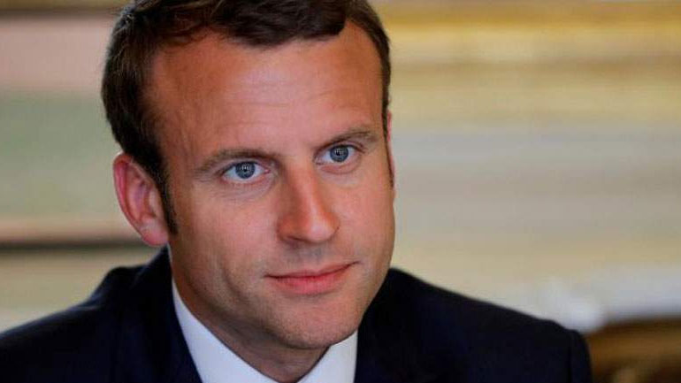 Ο Μακρόν χαιρετίζει την απελευθέρωση του σκηνοθέτη Όλεγκ Σεντσόφ