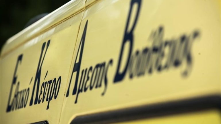 “Τούμπαρε” ΙΧ με δύο επιβαίνοντες για να αποφύγει μία γάτα