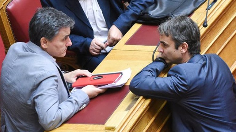 Τσακαλώτος κατά Μητσοτάκη μέσω της σειράς του BBC «Yes, Prime Minister»!