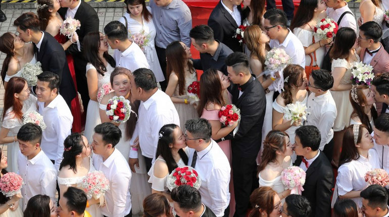 Μαλαισία: 99 ζευγάρια παντρεύτηκαν σήμερα, 9-9-2019