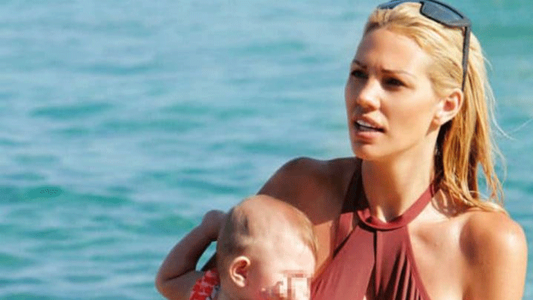 Σάσα Μπάστα – Δημήτρης Κουσαθανάς: Γάμος και βάπτιση στη Μύκονο!