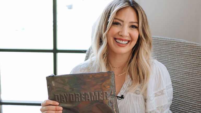 Η Hilary Duff λανσάρει δική της beauty line!