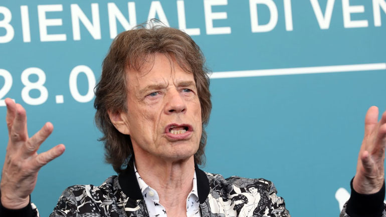 Ο «γερόλυκος της ροκ» Μικ Τζάγκερ στρέφεται κατά Τραμπ – Τζόνσον