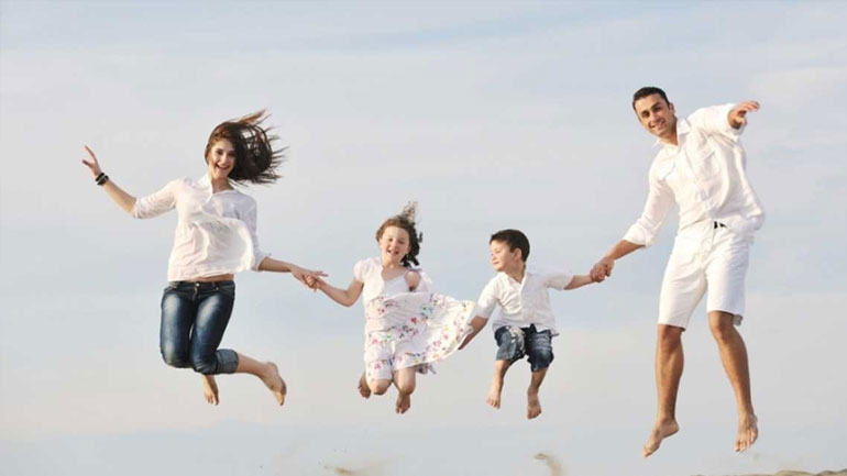 Όσο πιο μεγάλοι είναι οι γονείς, τόσο καλύτερο για τα παιδιά!