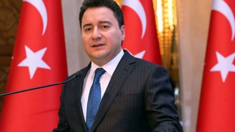 Τουρκία: Ο Αλί Μπαμπατσάν ιδρύει νέο κόμμα πριν από το τέλος του έτους