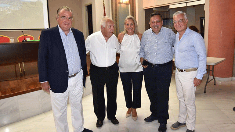 Ένα φωτογραφικό λεύκωμα για τη Ζάκυνθο με τον φακό της Διονυσίας Αλεξιάδη