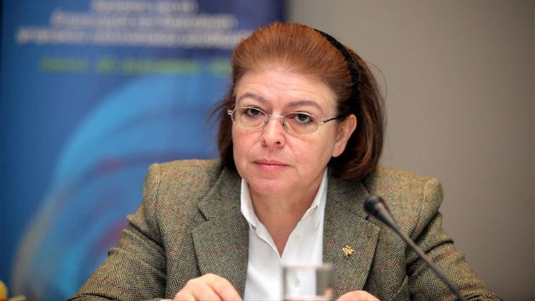 Αυτοψία της υπουργού Πολιτισμού στο Μέγαρο Τσίλλερ-Λοβέρδου