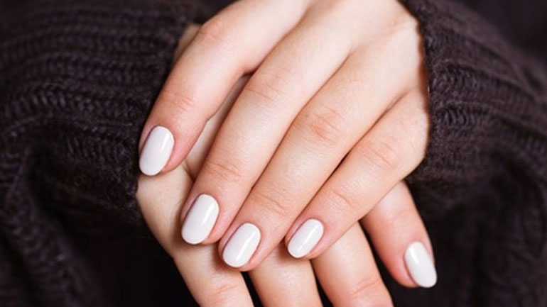 Να γιατί πρέπει να βάζετε οδοντόκρεμα στα νύχια σας