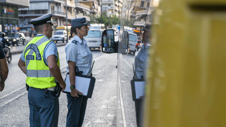 Έλεγχοι της Τροχαίας σε σχολικά λεωφορεία – Εντοπίστηκαν 94 παραβάσεις