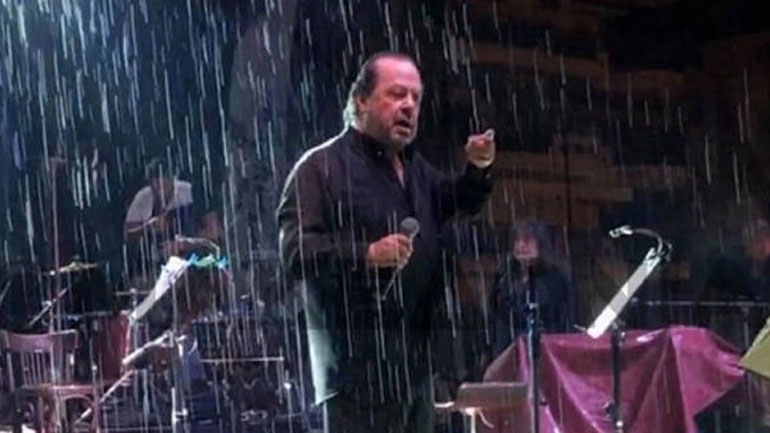 Η έντονη λογομαχία του Γιάννη Πάριου με τον δήμαρχο Νεάπολης Συκεών μπροστά στον κόσμο