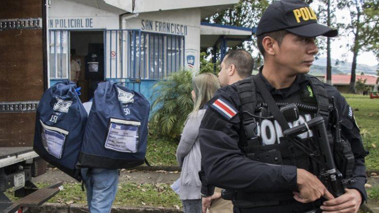 ΗΠΑ: Συνελήφθη άνδρας που παρήγαγε ατμοποιητές ηλεκτρονικού τσιγάρου με έλαιο μαριχουάνας