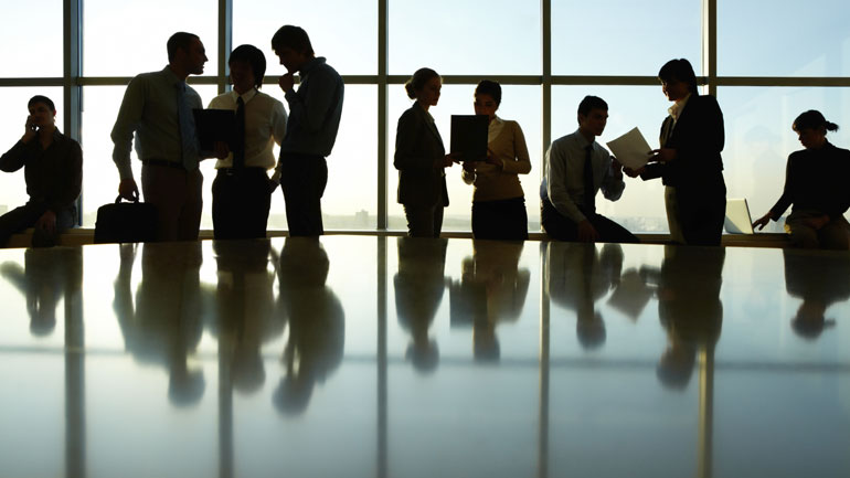 ”Νυστέρι” στην αγορά εργασίας