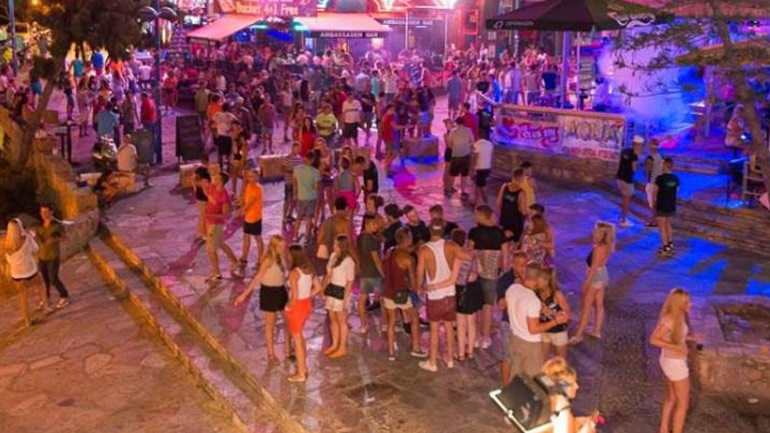 Κλειστό κύκλωμα για τα έκτροπα τουριστών τοποθετείται στην Αγία Νάπα