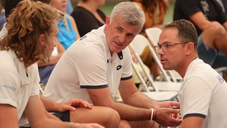 Χατζηνικολάου: «Να νικήσουμε τα μονά με το Μονακό»