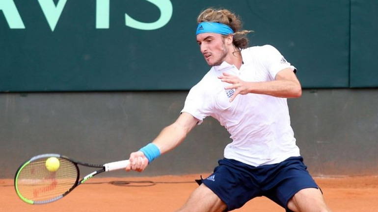 Davis Cup: Νίκη για τον Τσιτσιπά κόντρα στον Χούρκας, σε 1-1 ισοφάρισε η Ελλάδα την Πολωνία