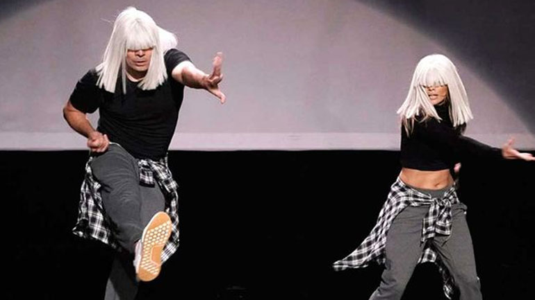 Απολαυστικό βίντεο: Δείτε την Jennifer Lopez να χορεύει ξέφρενα παρέα με τον Jimmy Fallon