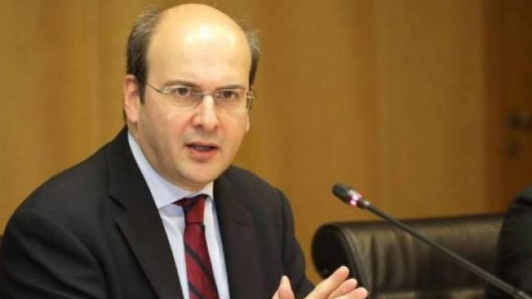 Χατζηδάκης: Πελάτες της ΔΕΗ με χρέη παριστάνουν τους αναξιοπαθούντες