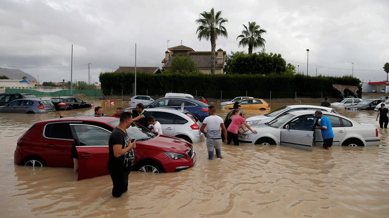 Στους τέσσερις οι νεκροί από τις καταρρακτώδεις βροχές στη νοτιοανατολική Ισπανία