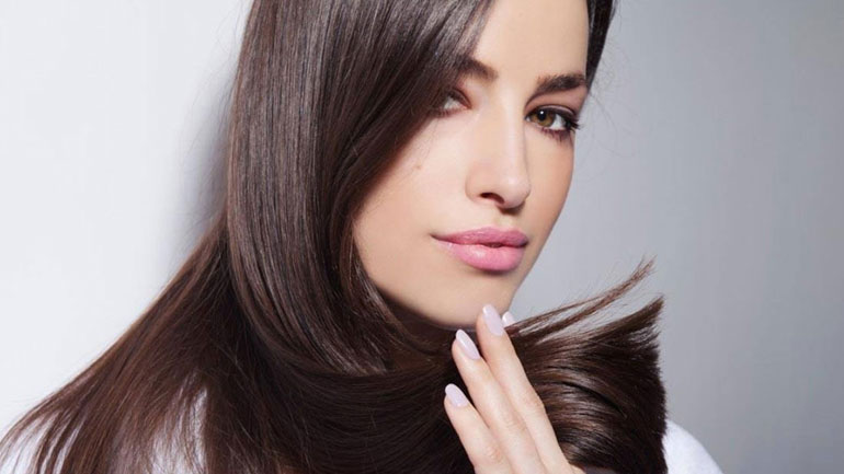 Πώς να κρύψεις το double chin με τη βοήθεια του μακιγιάζ