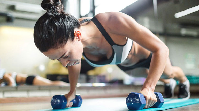 Πρωί vs βράδυ: Πότε ειναι καλύτερα να πηγαίνουμε γυμναστήριο;