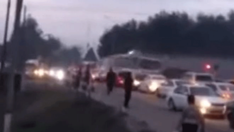 Καζακστάν: Τρένο παρέσυρε λεωφορείο που είχε ακινητοποιηθεί στις ράγες