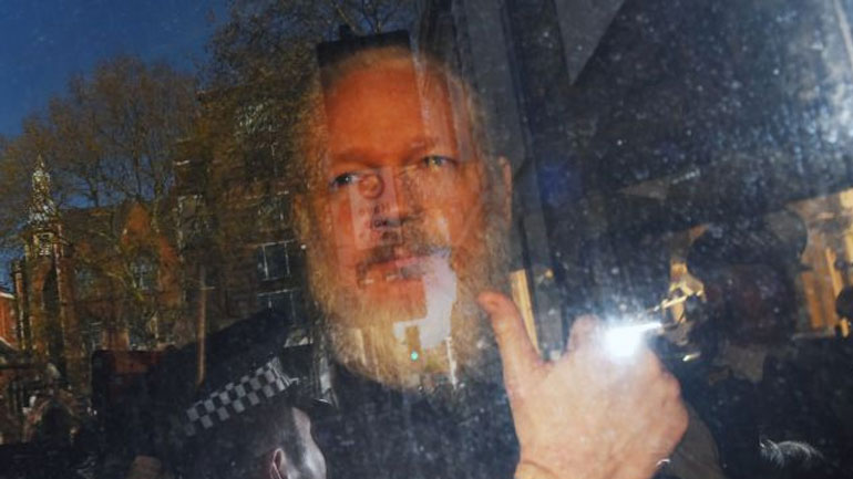 Ο Ασάνζ θα παραμείνει στη φυλακή και μετά τη λήξη της ποινής του για αποτροπή διαφυγής