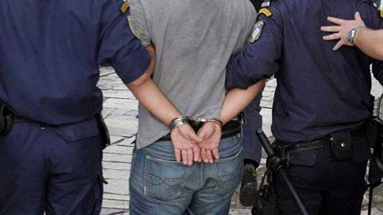 Χειροπέδες σε 37χρονο φυγά στη Φλώρινα