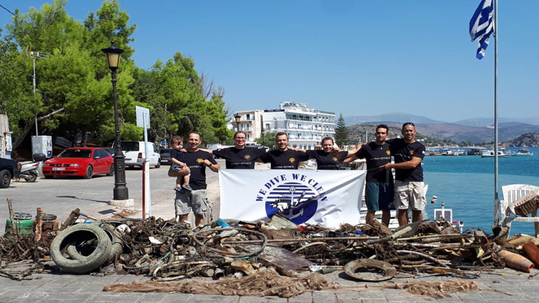 Kλιμάκιο δυτών καθάρισε το λιμάνι στο Τολό