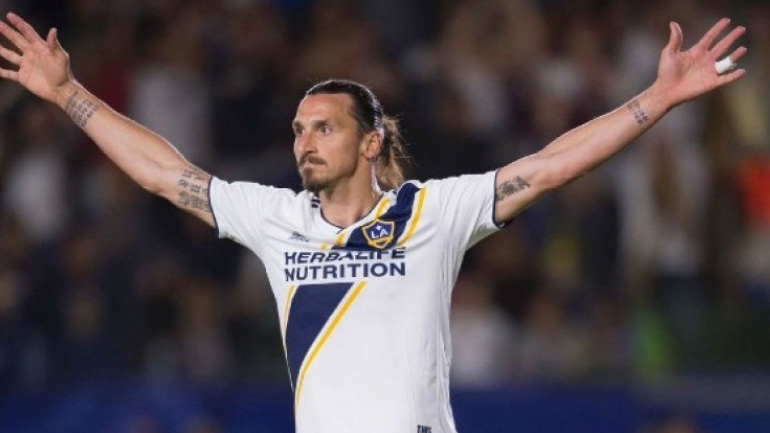 Ιστορικό χατ-τρικ από τον Ιμπραΐμοβιτς με τους Γκάλαξι